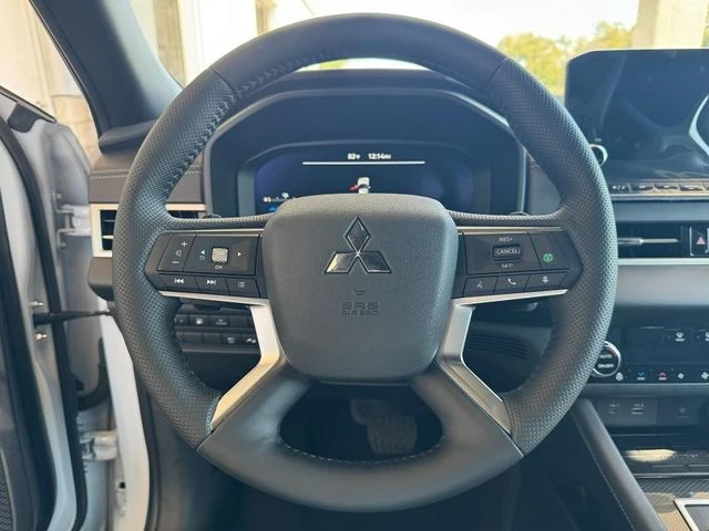2025 Mitsubishi Outlander Plug-in Hybrid SEL - Photo 8