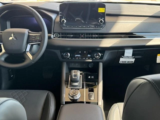 2025 Mitsubishi Outlander Plug-in Hybrid SEL - Photo 19