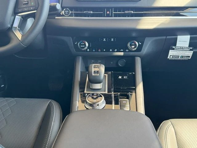 2025 Mitsubishi Outlander Plug-in Hybrid SEL - Photo 13