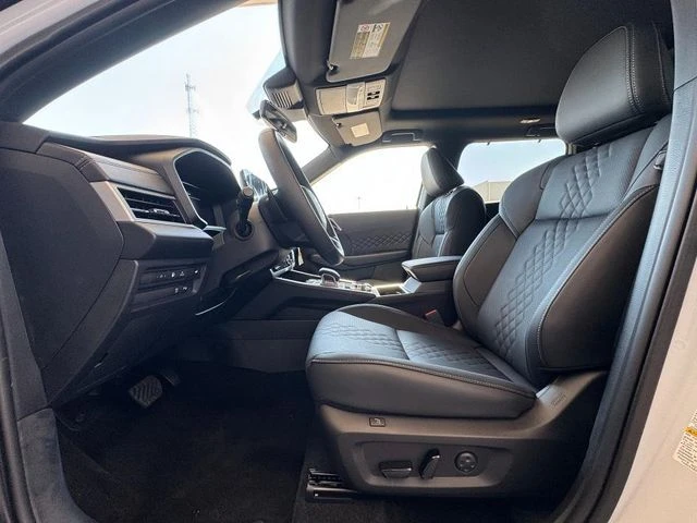 2025 Mitsubishi Outlander Plug-in Hybrid SEL - Photo 6