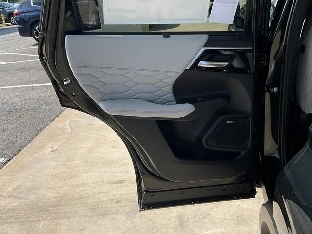 2025 Mitsubishi Outlander Plug-in Hybrid SEL Black Edition - Photo 14
