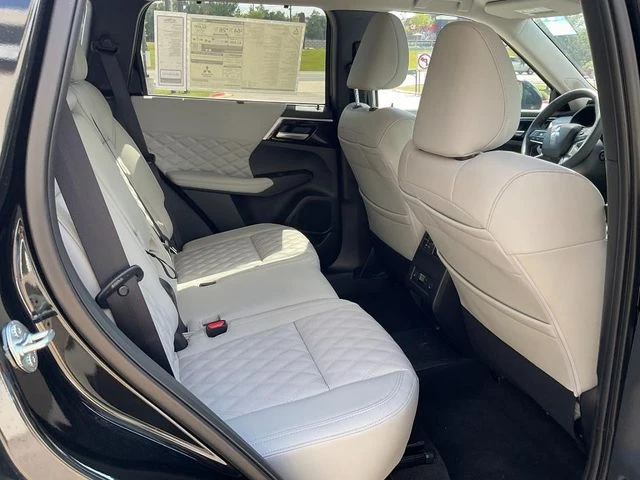 2025 Mitsubishi Outlander Plug-in Hybrid Platinum Edition - Photo 21