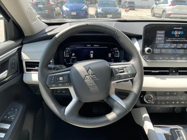 2025 Mitsubishi Outlander Plug-in Hybrid Platinum Edition - Photo 19