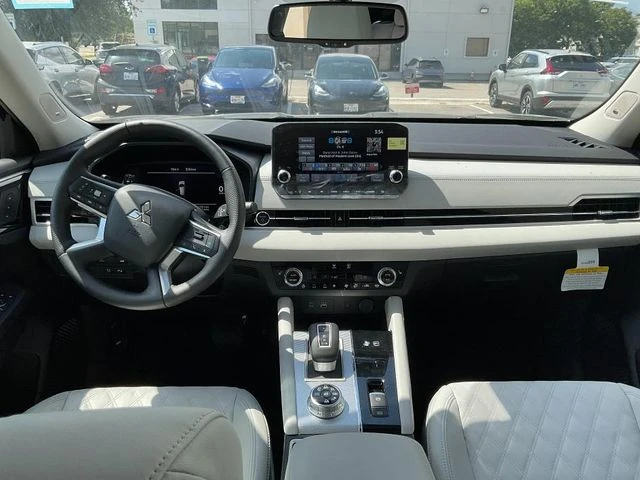 2025 Mitsubishi Outlander Plug-in Hybrid Platinum Edition - Photo 18