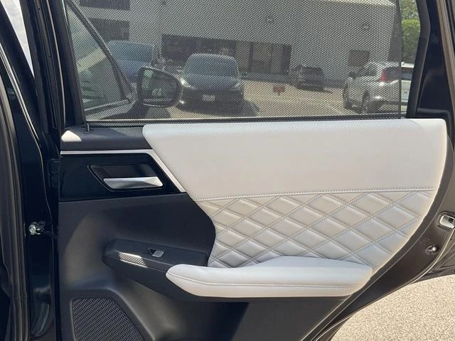 2025 Mitsubishi Outlander Plug-in Hybrid Platinum Edition - Photo 22