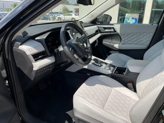 2025 Mitsubishi Outlander Plug-in Hybrid Platinum Edition - Photo 7