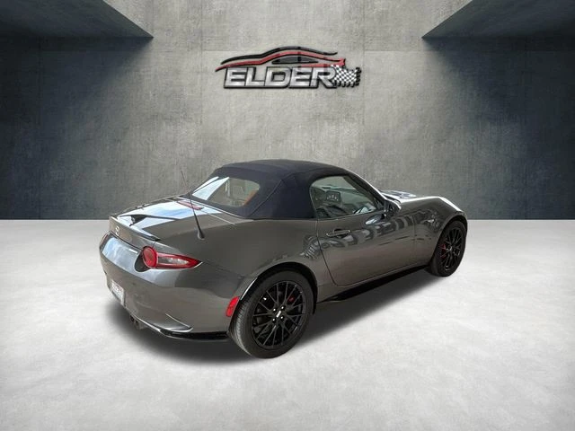 Elder Mitsubishi