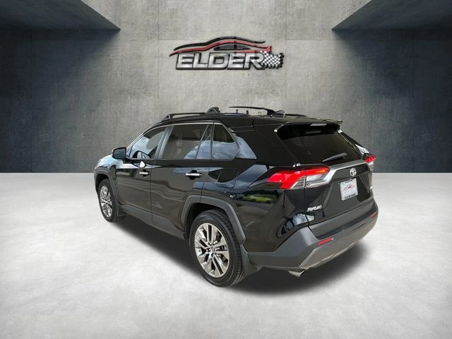 Elder Mitsubishi