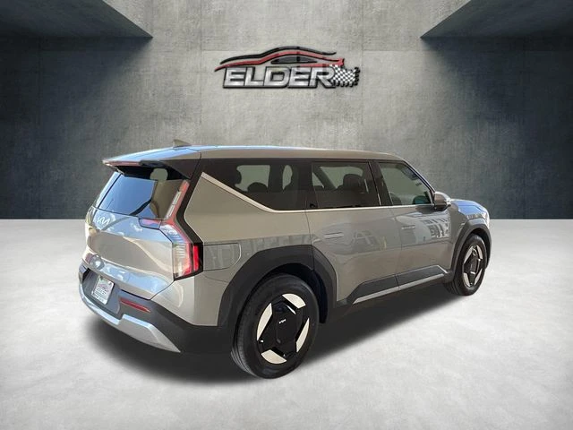 Elder Mitsubishi