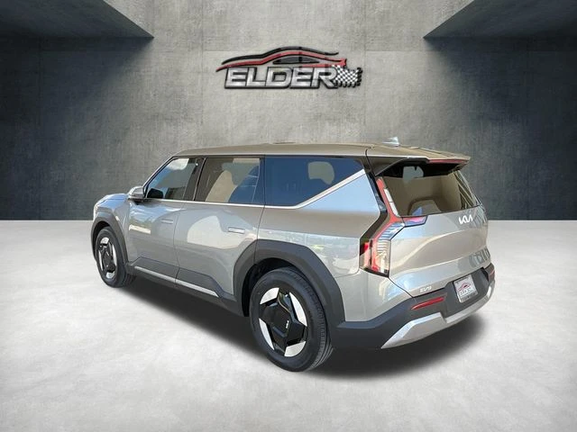 Elder Mitsubishi