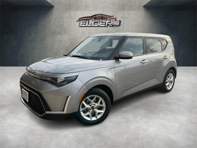 2023 Kia Soul LX's photo