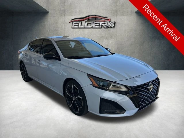 Elder Mitsubishi