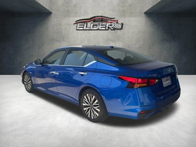 Elder Mitsubishi