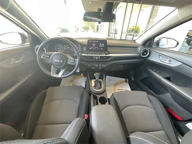 2024 Kia Forte LXS photo 2