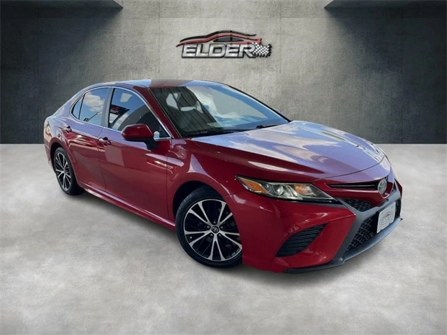 2019 Toyota Camry SE photo 4