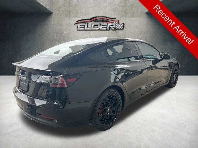 Elder Mitsubishi