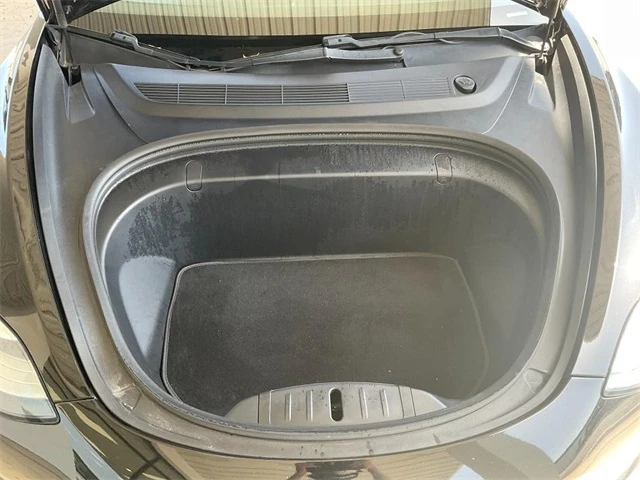 Elder Mitsubishi