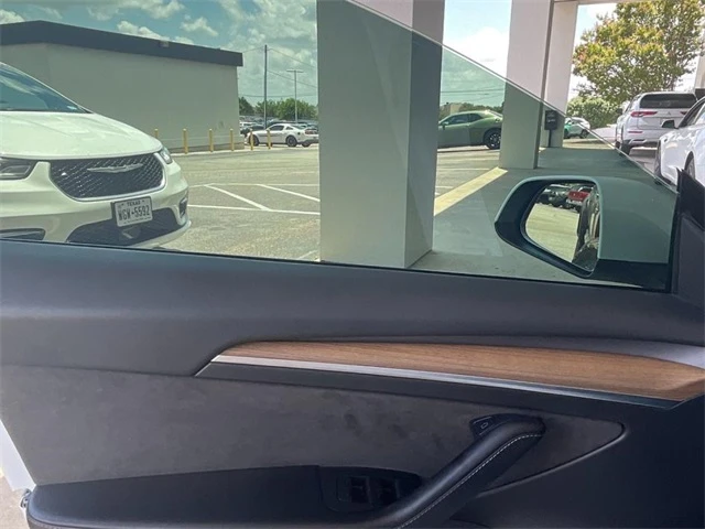 Elder Mitsubishi