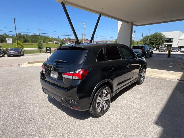 Elder Mitsubishi