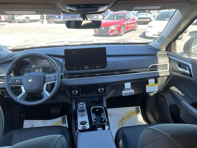 2026 Mitsubishi Outlander SEL - Photo 17