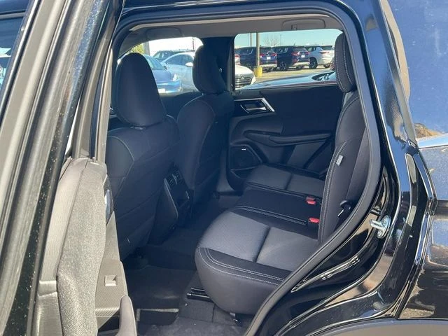 2026 Mitsubishi Outlander SEL - Photo 15