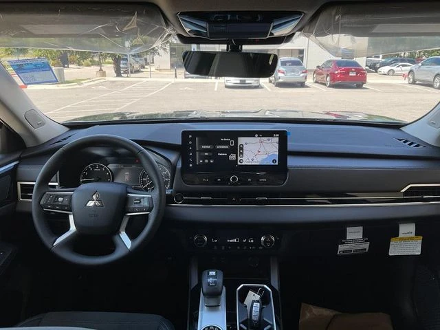2026 Mitsubishi Outlander SE - Photo 17