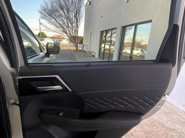 2025 Mitsubishi Outlander Plug-in Hybrid SEL Black Edition - Photo 22