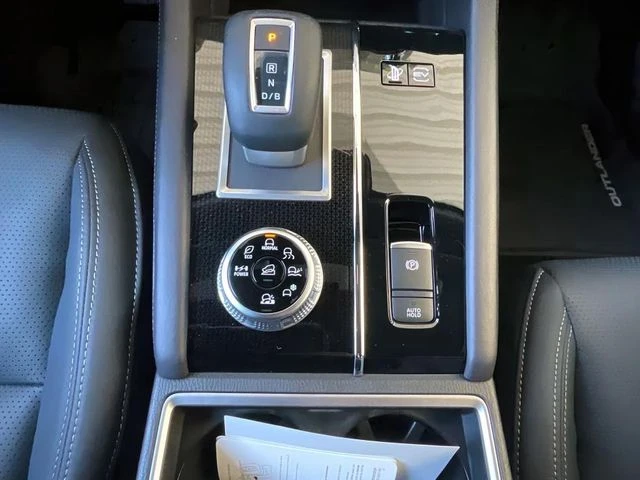 2025 Mitsubishi Outlander Plug-in Hybrid SEL Black Edition - Photo 10