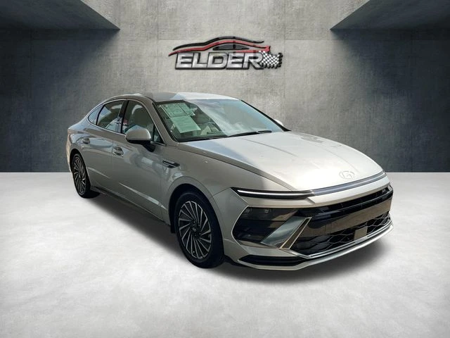 Elder Mitsubishi