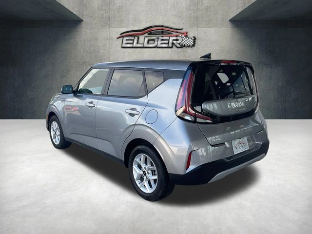Elder Mitsubishi