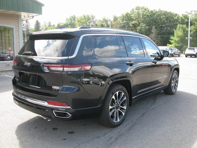 2021 Jeep Grand Cherokee Overland photo 3