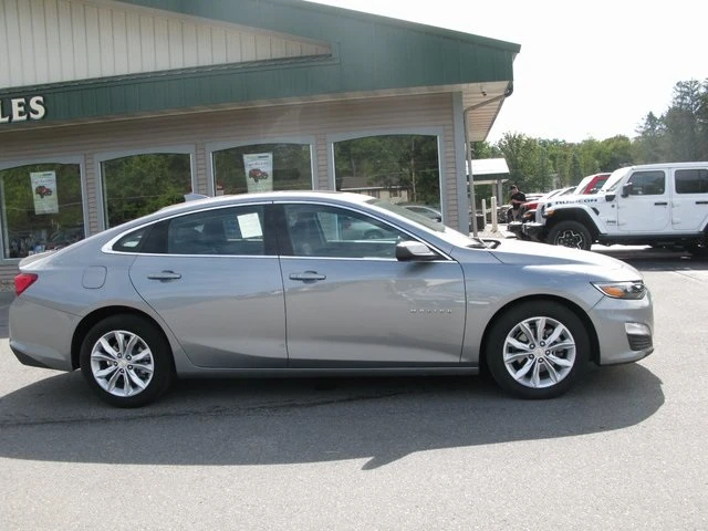2024 Chevrolet Malibu 1LT photo 2