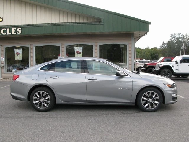2024 Chevrolet Malibu 1LT photo 3