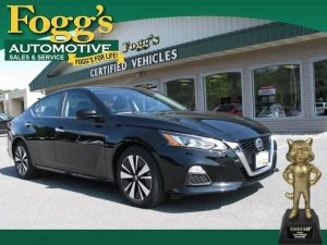 2022 Nissan Altima at Fogg's Automotive in Schenectady, NY