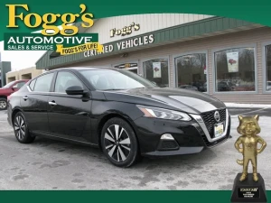 2022 Nissan Altima at Fogg's Automotive in Schenectady, NY