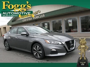 2022 Nissan Altima at Fogg's Automotive in Schenectady, NY