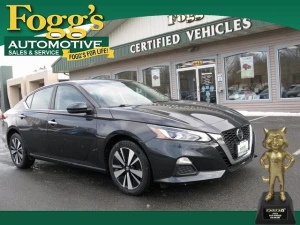 2022 Nissan Altima at Fogg's Automotive in Schenectady, NY