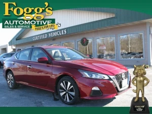 2022 Nissan Altima at Fogg's Automotive in Schenectady, NY