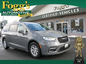 2022 Chrysler Pacifica at Fogg's Automotive in Schenectady, NY