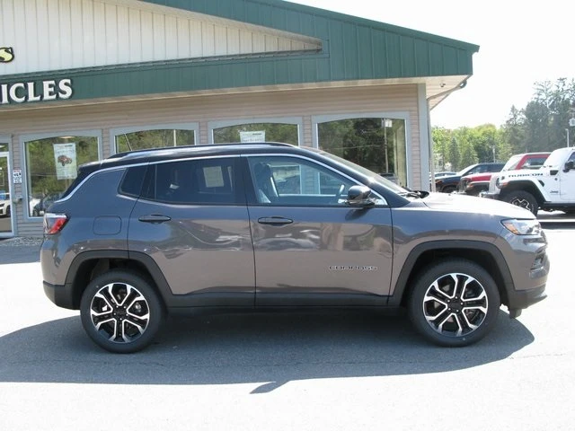 2022 Jeep Compass Limited photo 3