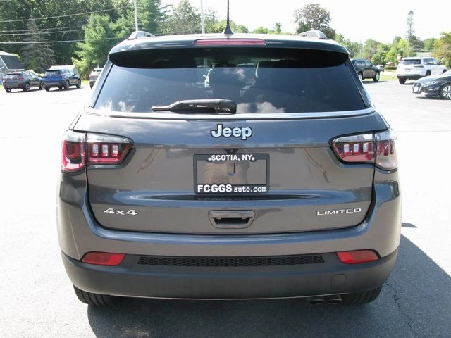2022 Jeep Compass Limited photo 5