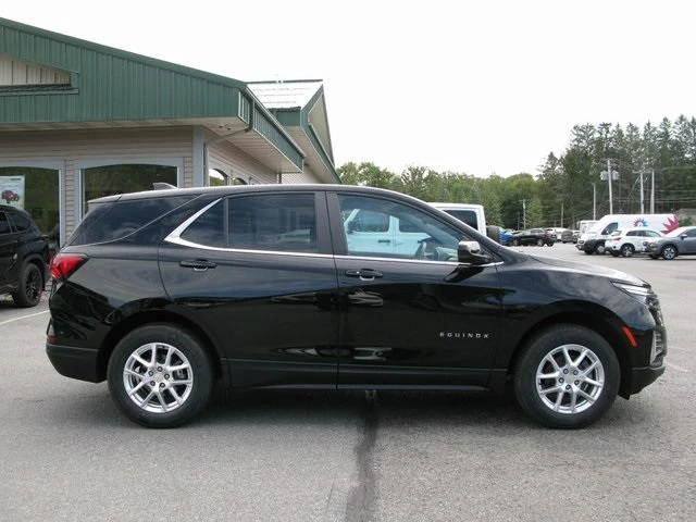 2022 Chevrolet Equinox LT photo 3