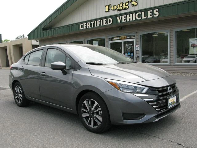2025 Nissan Versa 1.6 SV CVT's photo