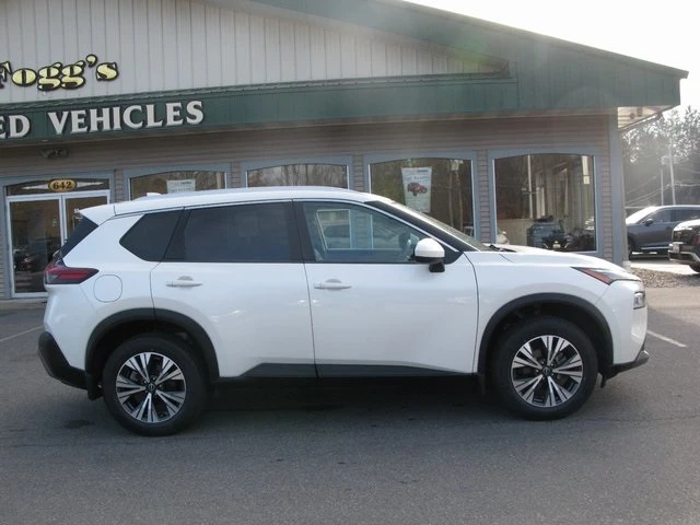 2023 Nissan Rogue SV photo 3