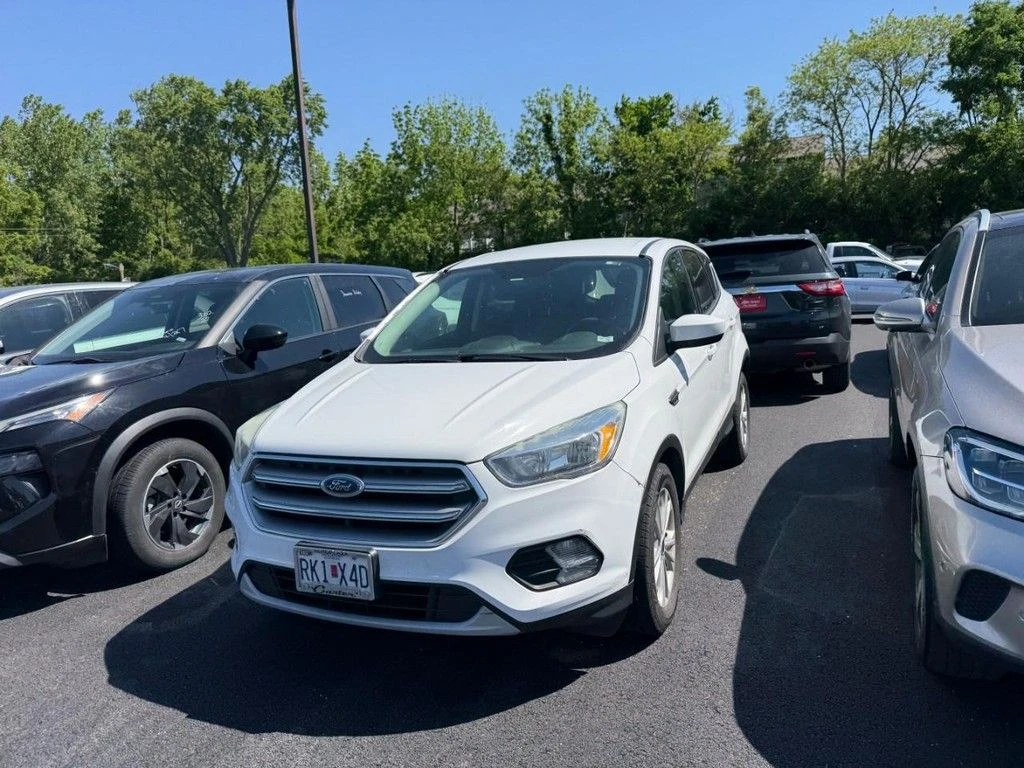Used 2017 Ford Escape SE with VIN 1FMCU0GD6HUD78687 for sale in Bridgeton, MO