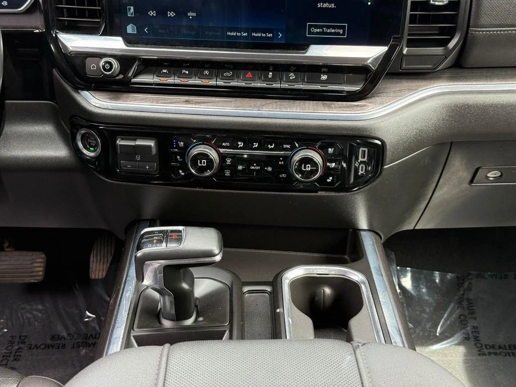 2024 Chevrolet Silverado 1500 LTZ - Photo 13