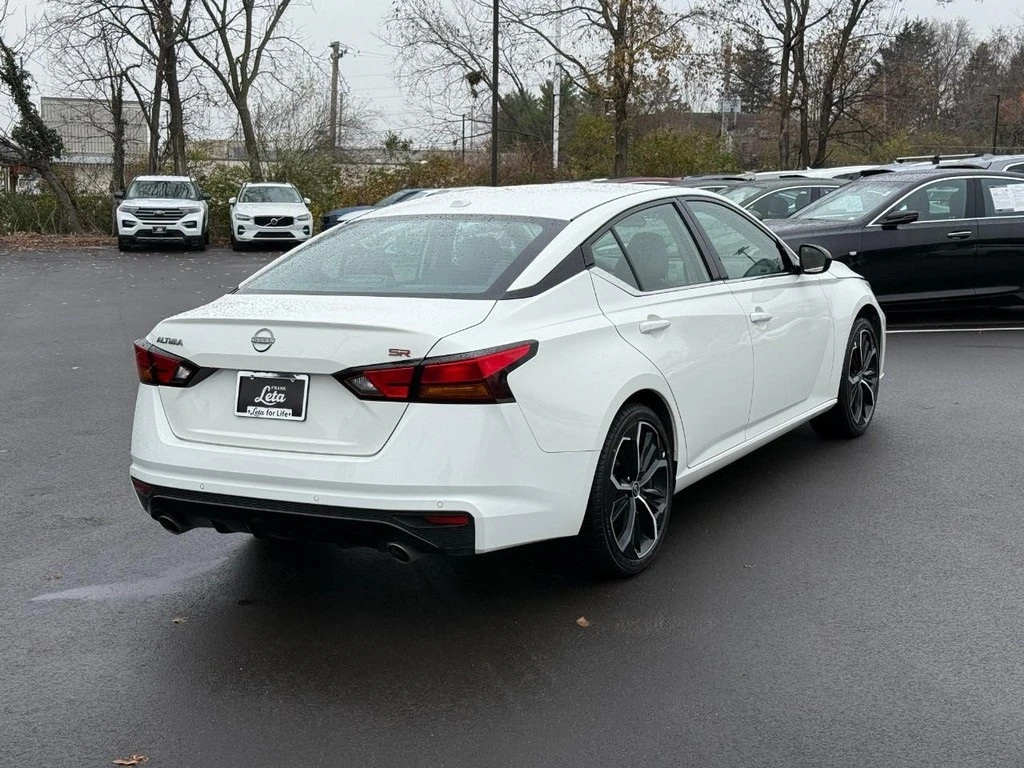 2025 Nissan Altima 2.5 SR photo 3