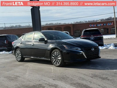 2025 Nissan Altima SV's photo