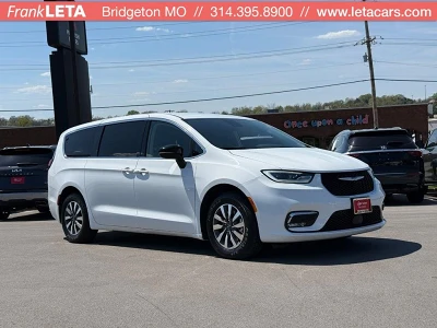 2024 Chrysler Pacifica PHEV Select