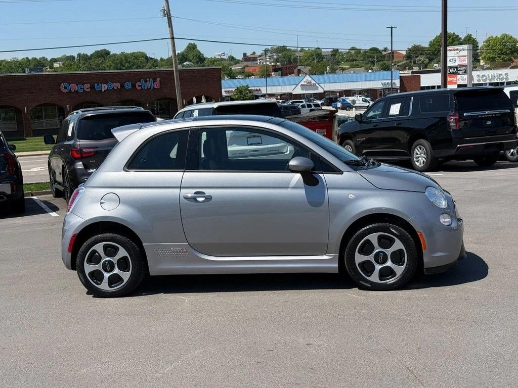 Used 2019 FIAT 500e Battery Electric with VIN 3C3CFFGE4KT802769 for sale in Bridgeton, MO